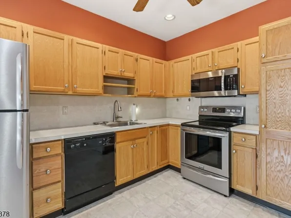 5322 Richmond Rd BLDG 5 #322, West Milford Twp., NJ 07480