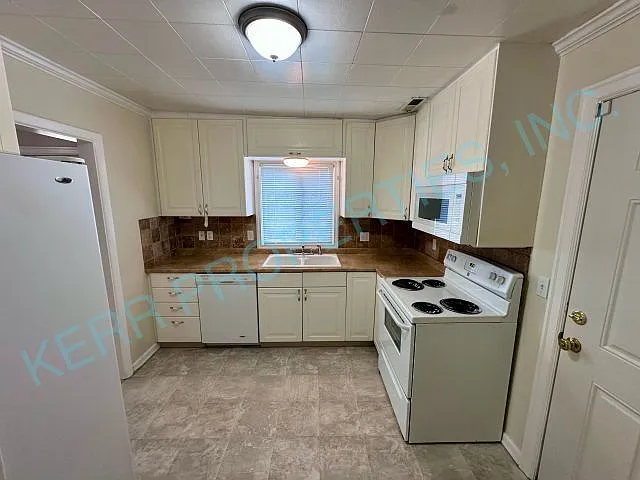14530 SE Main St #A — Photo 6