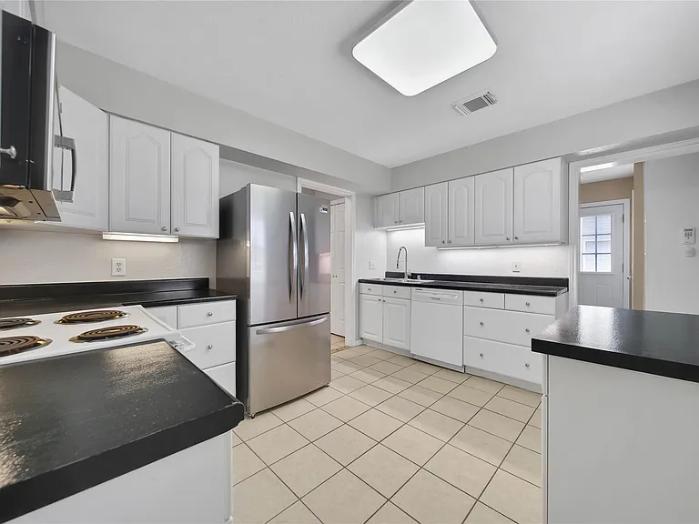 307 Lawrence St — Photo 12