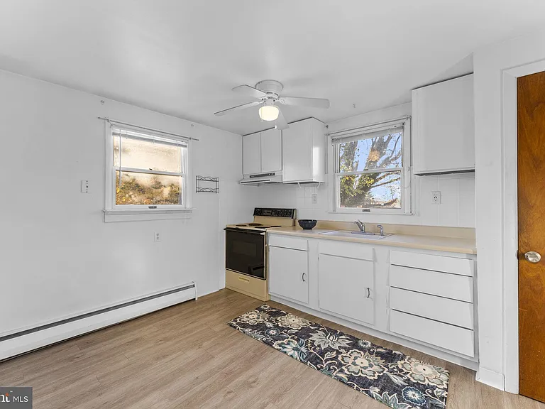 225 Pershing Ave #A — Photo 10