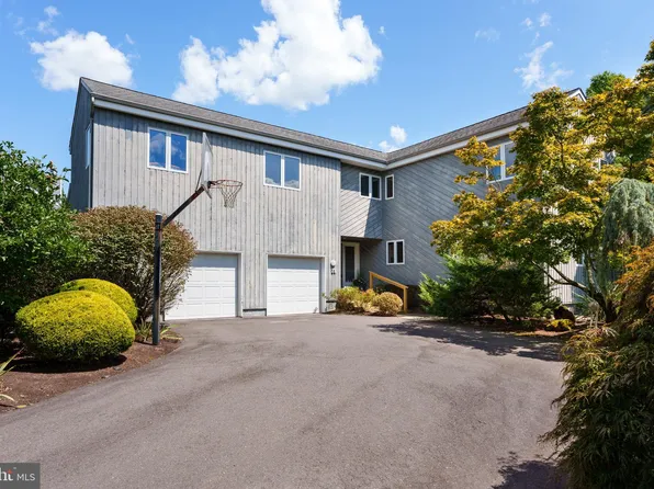 28 Indian Run Rd, Princeton Junction, NJ 08550