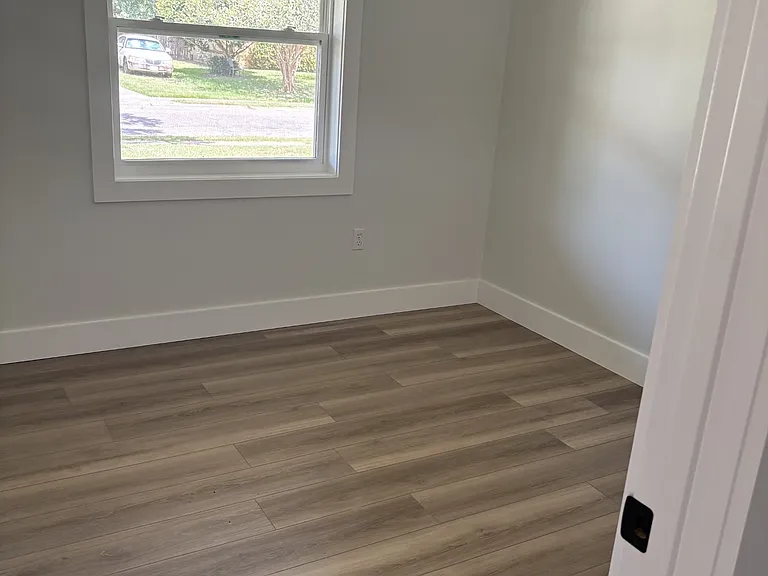 1004 Wilson Dr — Photo 18