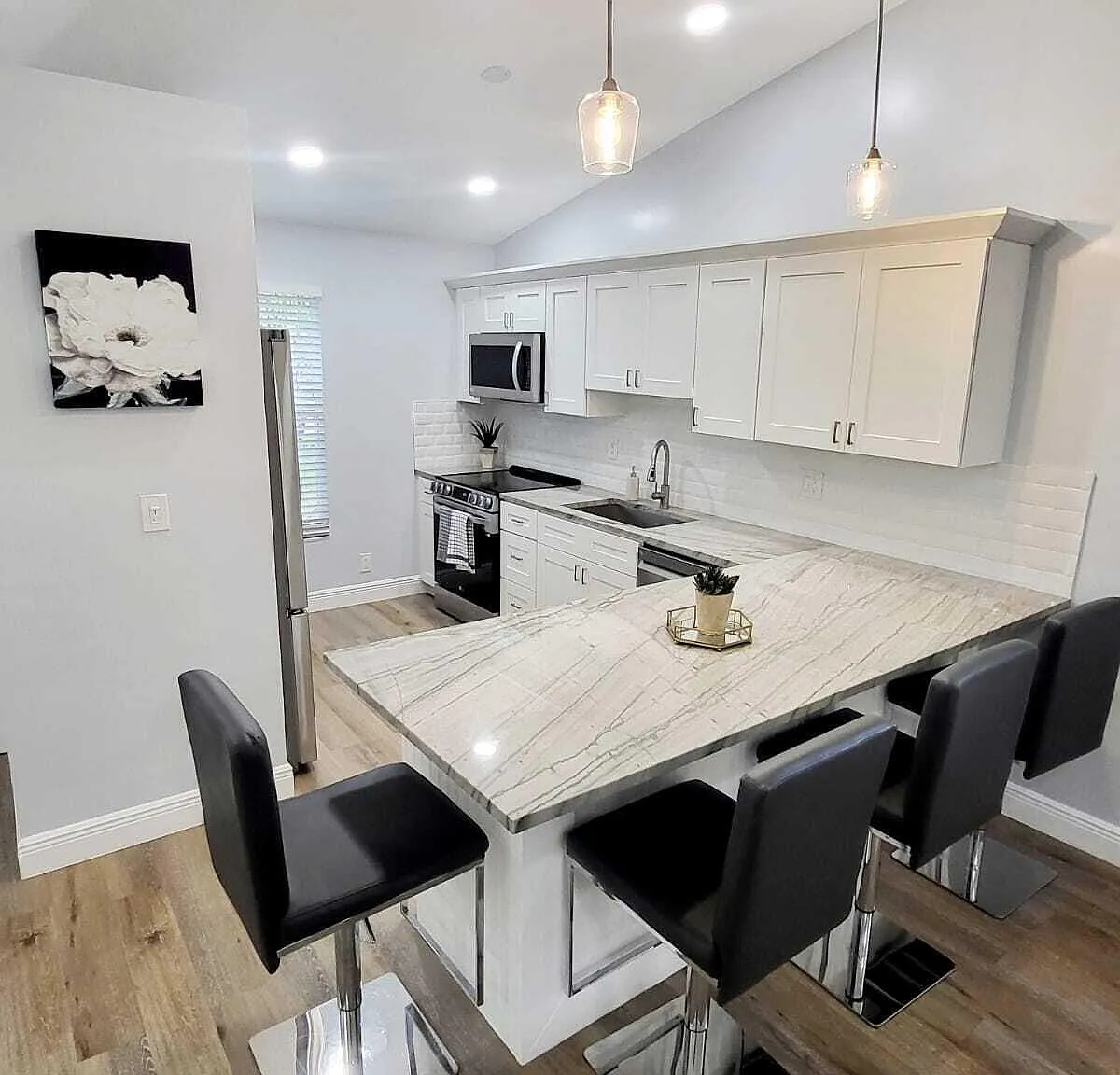 2 bed, 2.0 bath, 1000 sqft, $3,000 — Photo 1