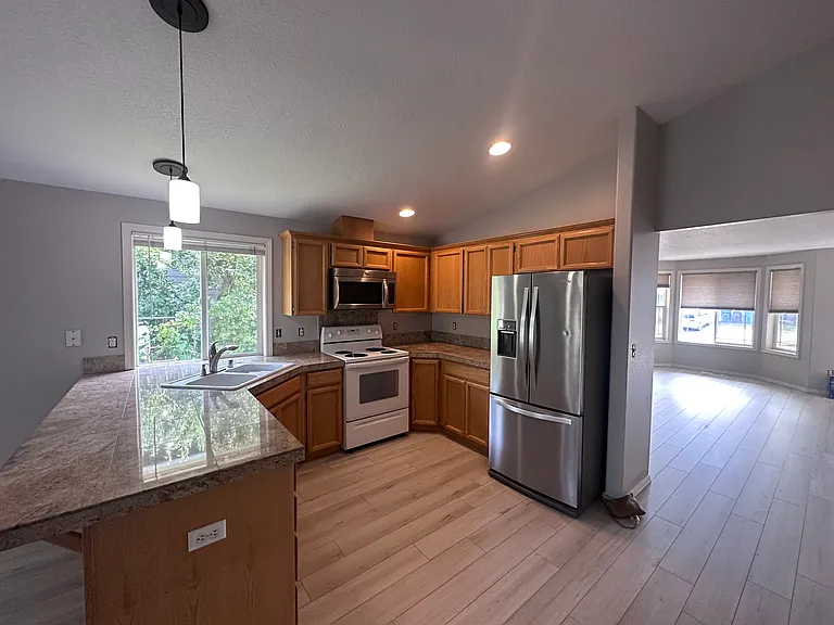 1409 SE 4th Ave — Photo 2
