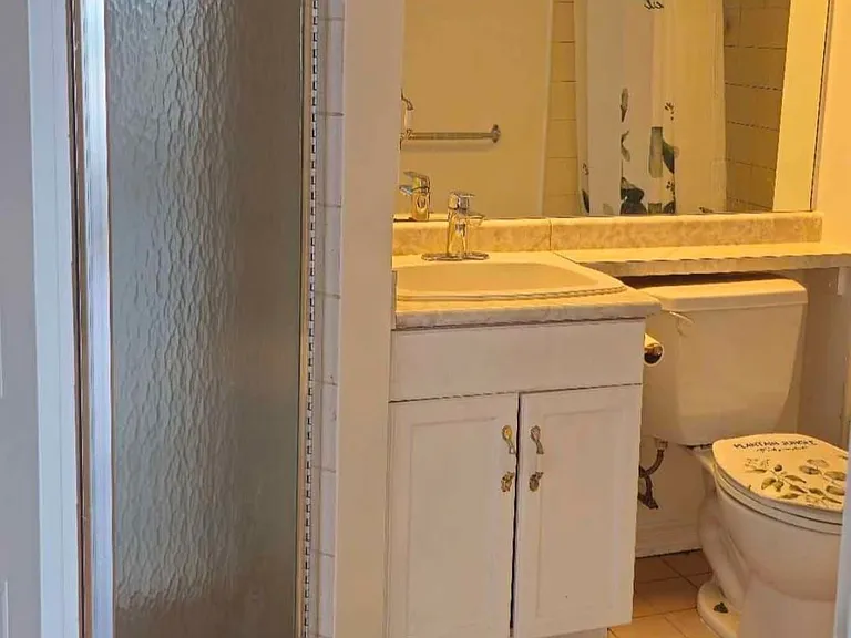 11 Thorncliffe Park Dr #706 — Photo 13