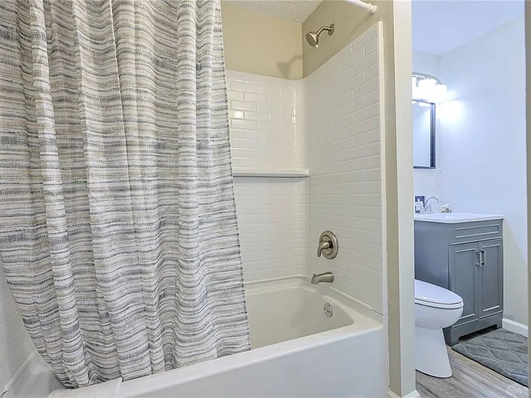 5595 Shady Oak St — Photo 12