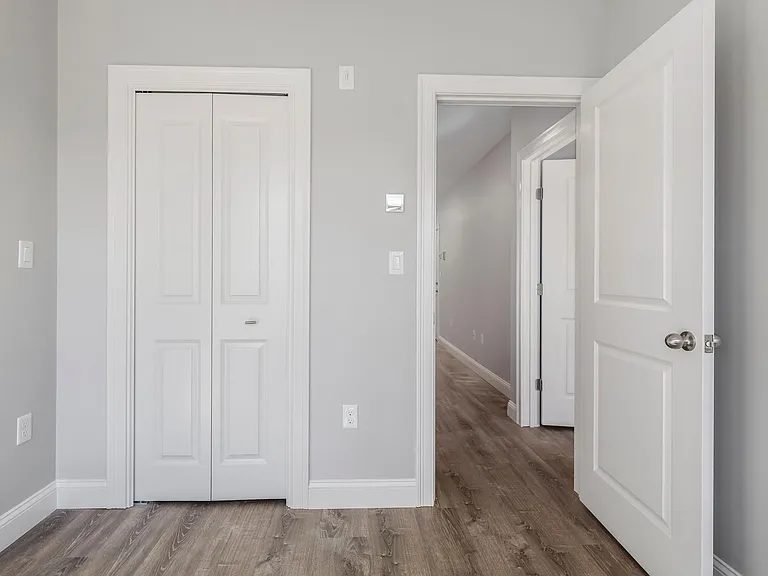 276-282 Hanover St #15 — Photo 6