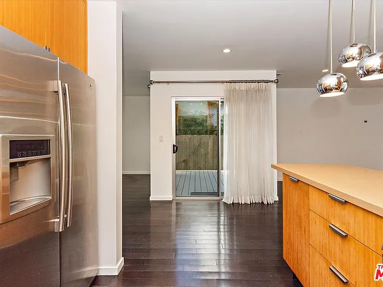 12913 Gilmore Ave — Photo 11