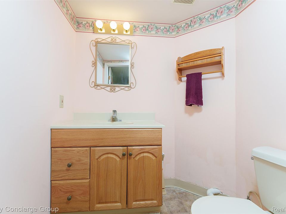 305 Brighton Lake Rd, photo 19