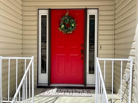 3rd image of 23 Pinehurst Ct