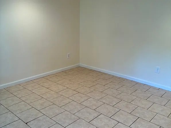 101 School St #D, Oak Hill, WV 25901