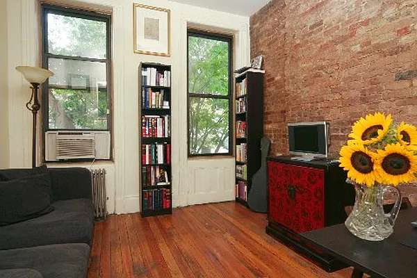 Rented by KVNY Soho | media 17