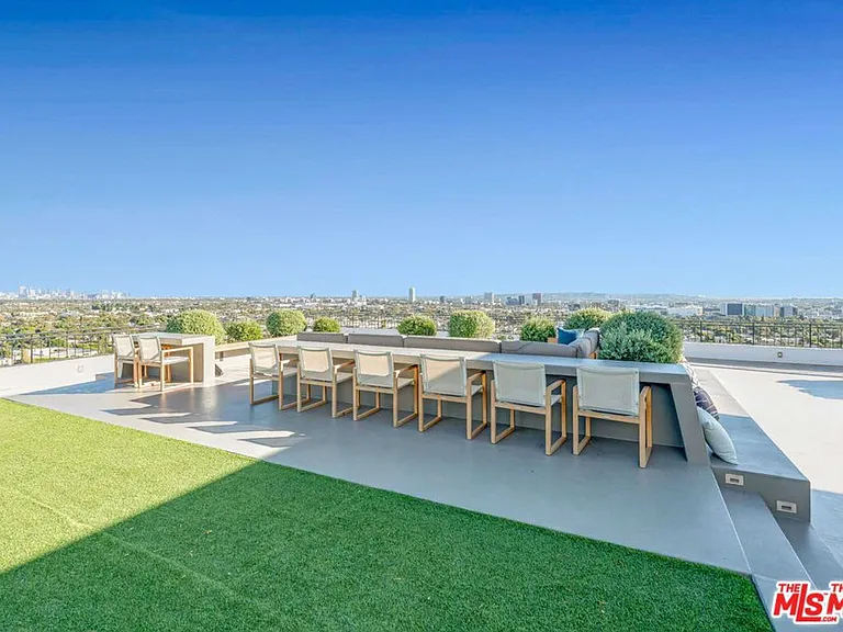 1100 Alta Loma Rd #1404A — Photo 25