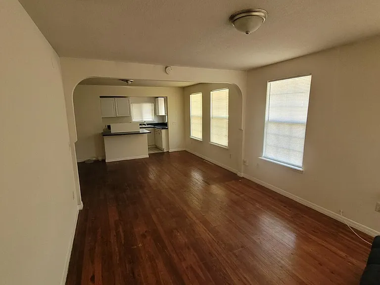 172 Claremore Ave — Photo 5