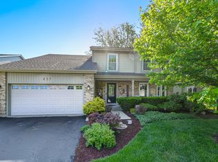 457 Stonewood Cir, Carol Stream, IL 60188
