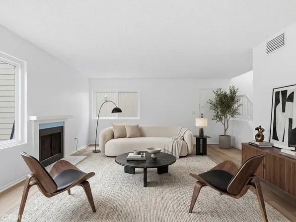 22137 Burbank Blvd Unit 3, Woodland Hills, CA 91367