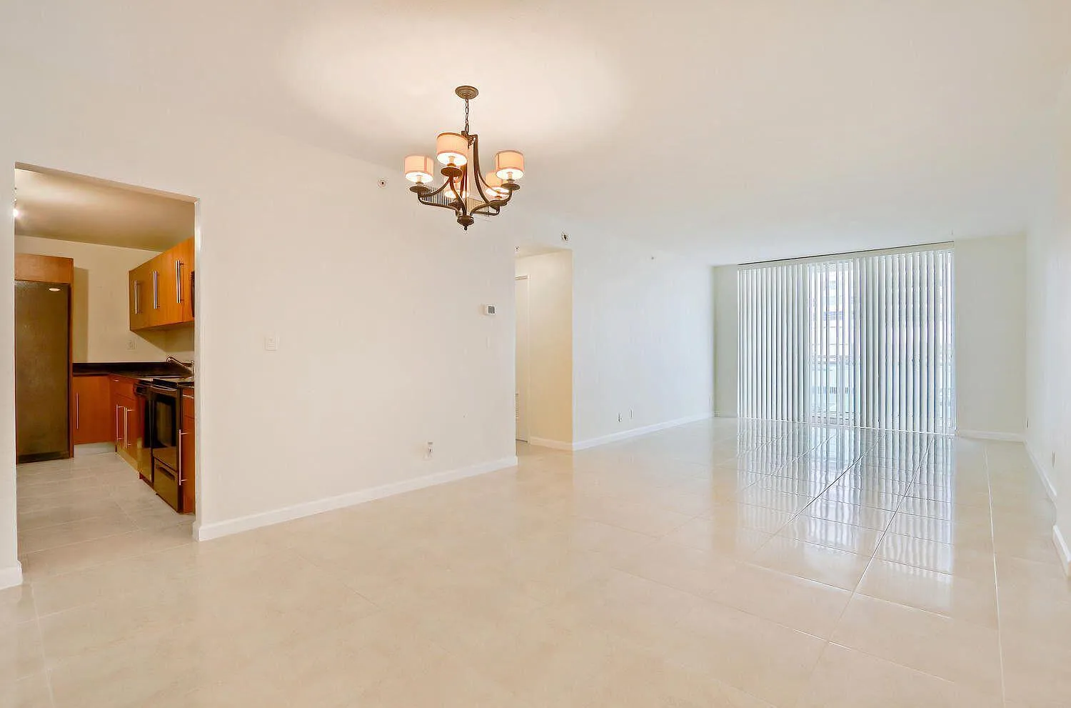1 bed, 1.0 bath, 883 sqft, $2,150 — Photo 2