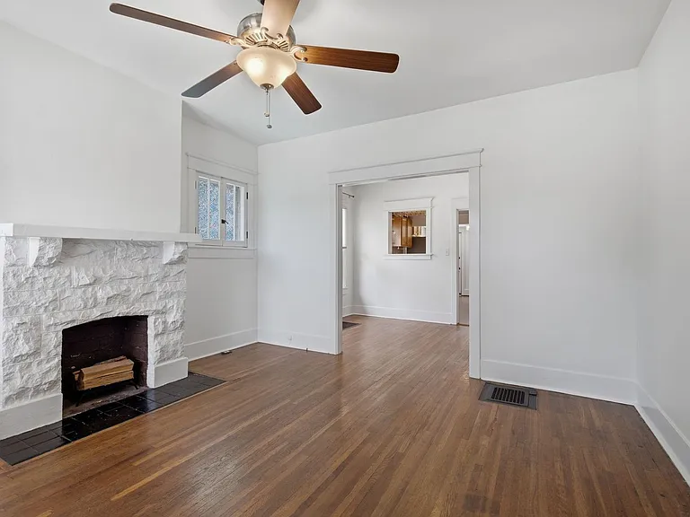 1911 Shelby Ave — Photo 10