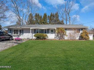 8 Spruce Ter, Jackson, NJ 08527