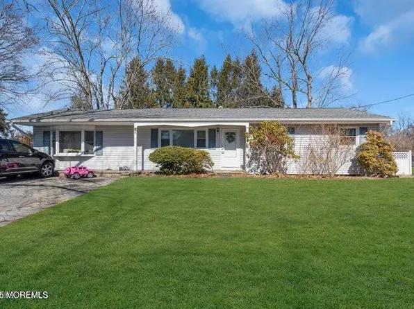 8 Spruce Terrace, Jackson, NJ 08527