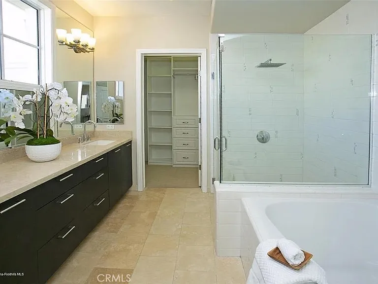 511 Caruso Ave — Photo 17