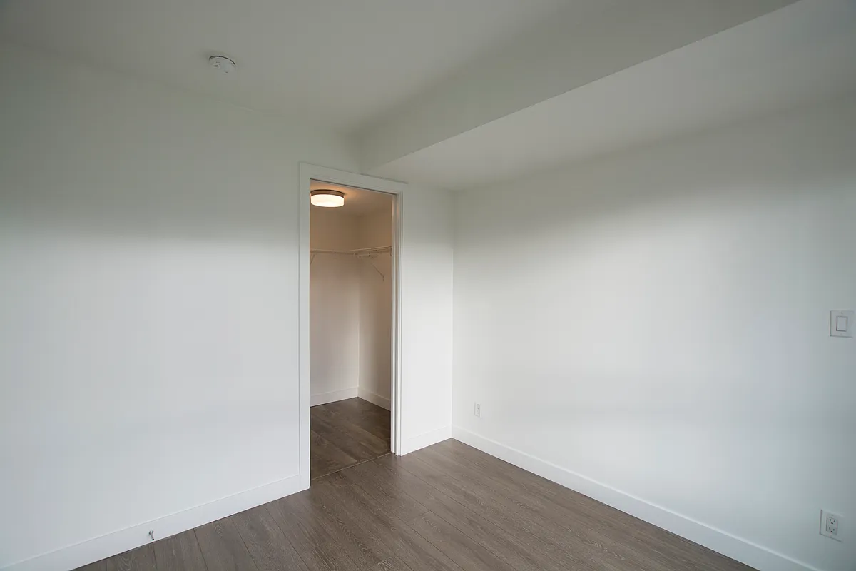 Building Photo - 1588 Hastings St E #229
