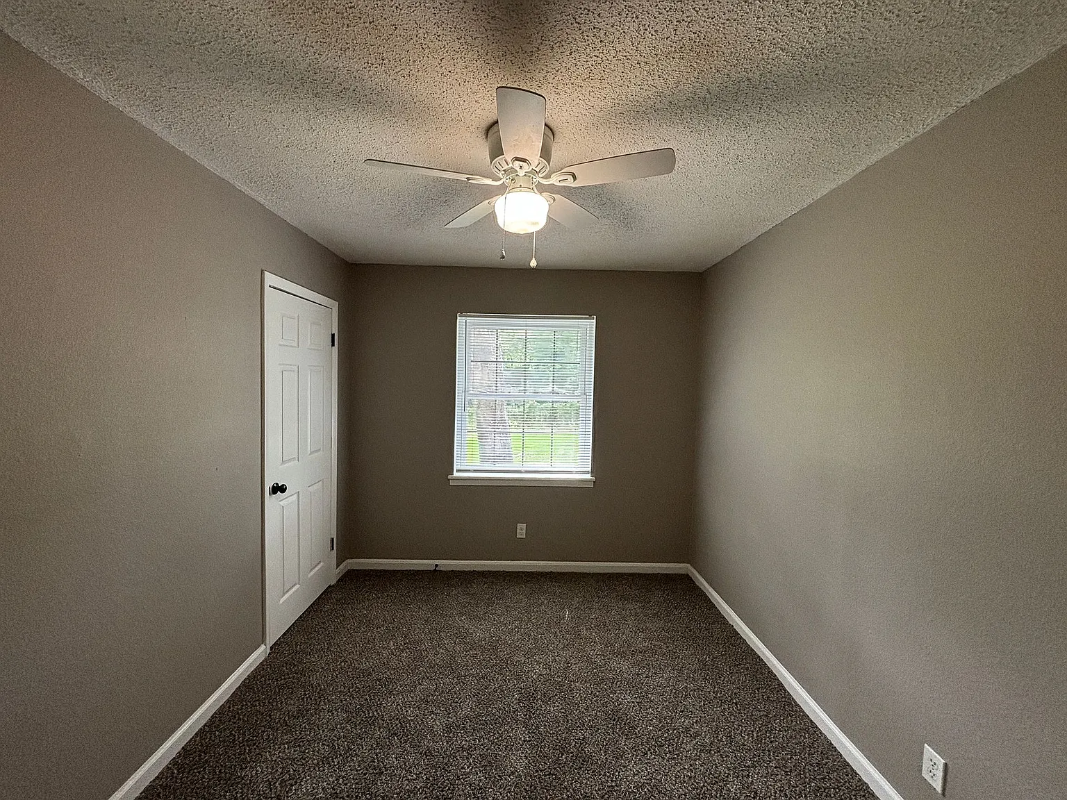 616 Sorrells Dr — Photo 2