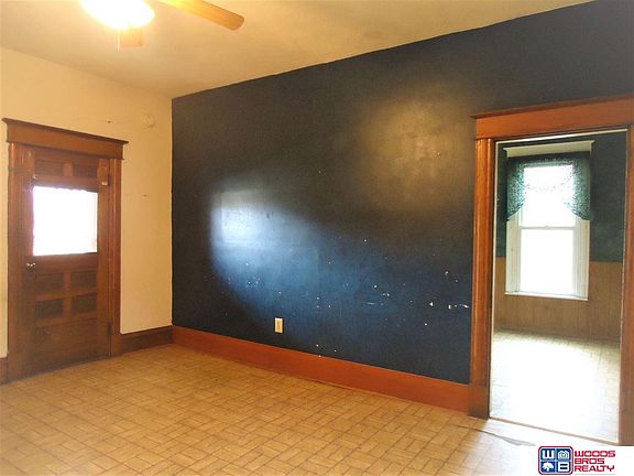 3rd image of 233 S Columbia Ave