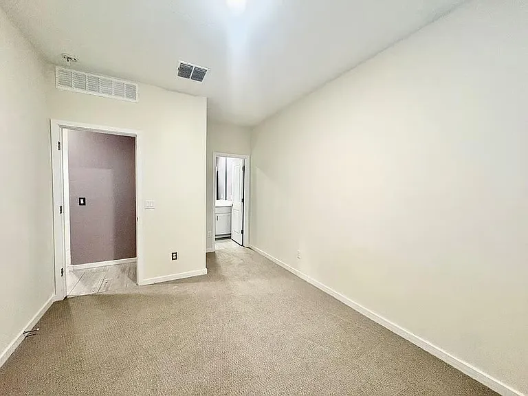 1325 S 223rd Dr — Photo 4