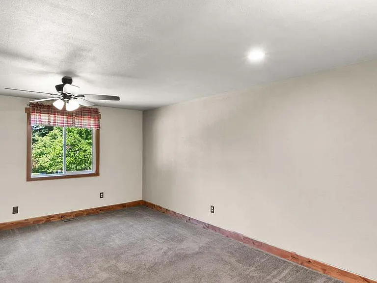12773 N Hauser Lake Rd — Photo 15