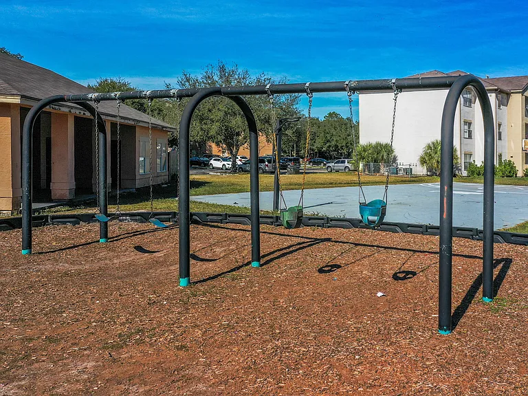 Reflections Apartments — Photo 17