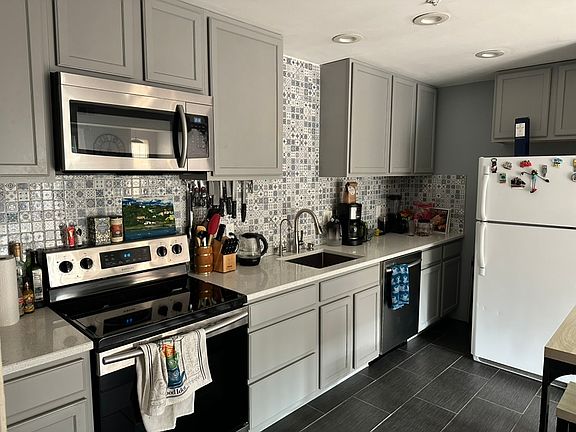 5th image of 2030 Alice Ave APT 301