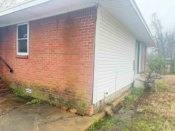 507 7th St, Marked Tree, AR 72365