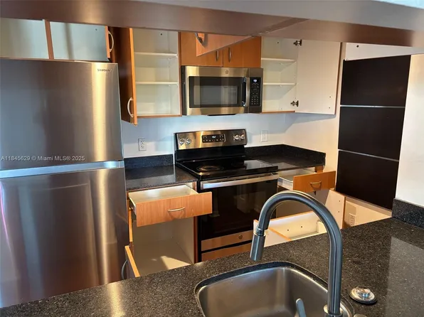 816 NW 11th St APT 505, Miami, FL 33136
