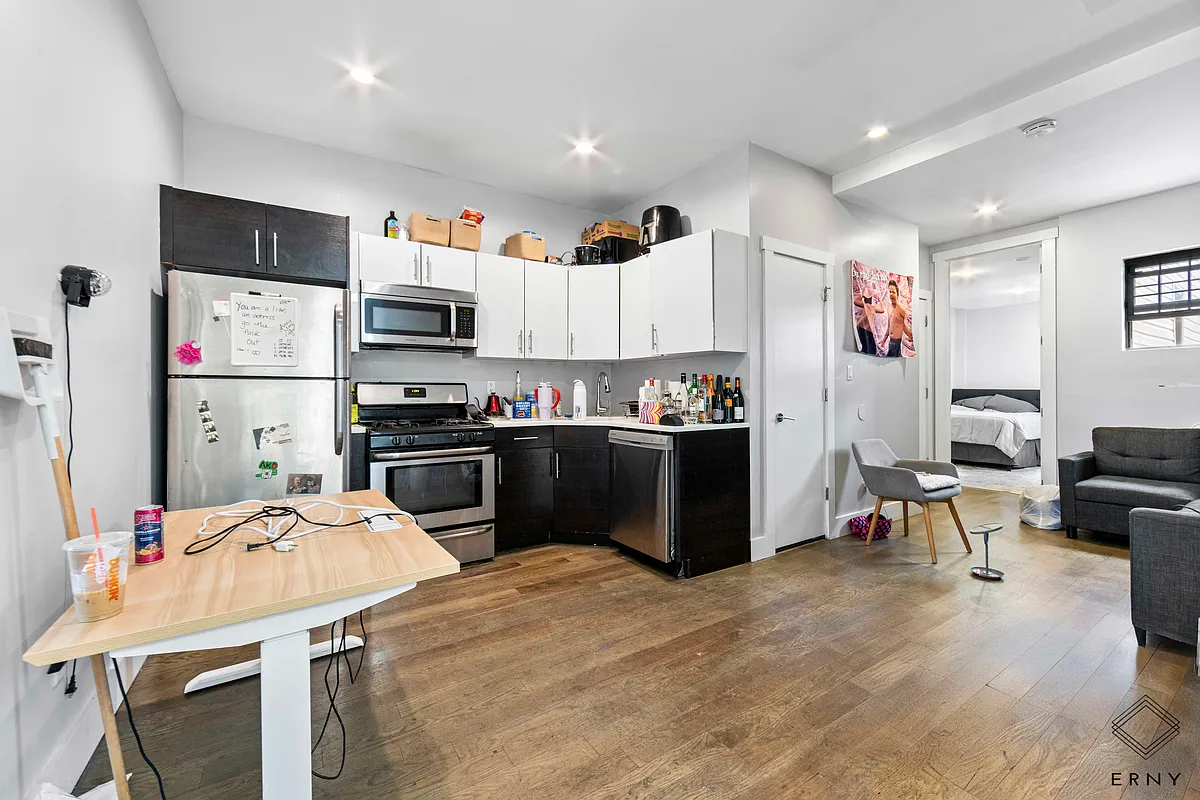 Building Photo - 115 Roebling St #5