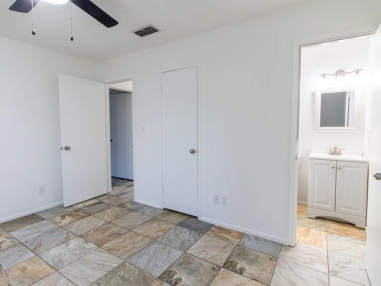 1020 Foley Ave — Photo 26