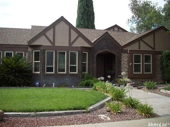 2nd image of 2721 Raintree Pl