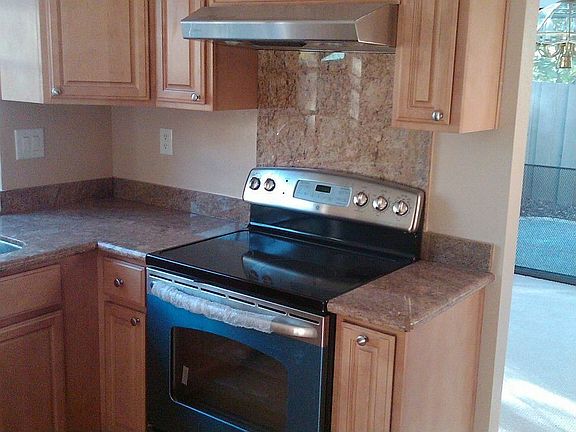 3rd image of 32908 Oakdale St