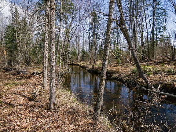 3rd image of 461 Four Mile Square Road