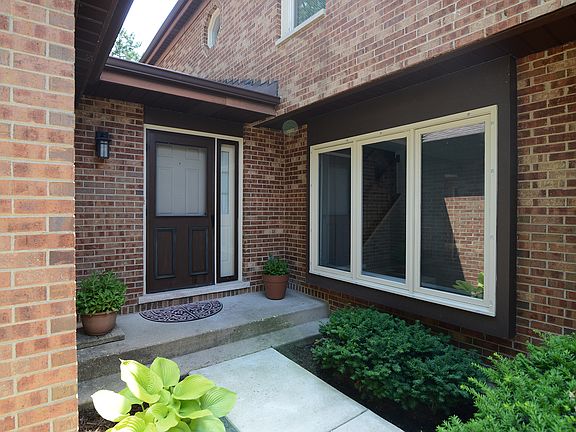2nd image of 1606 N Windsor Dr Unit 1606