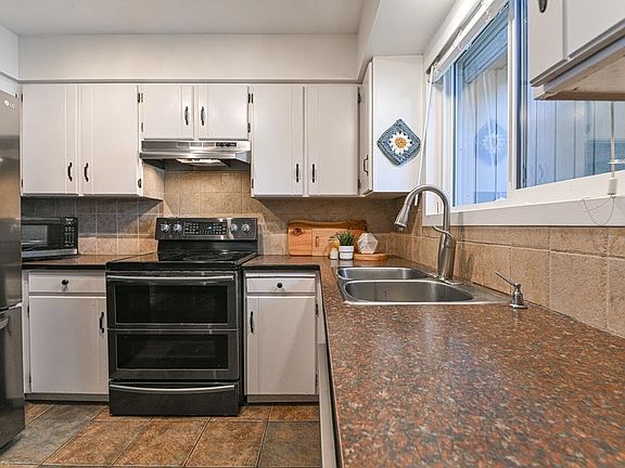3rd image of 32870 Bevan Way #9