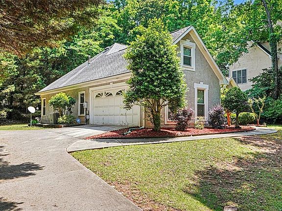 3rd image of 105 Holly Ridge Rd