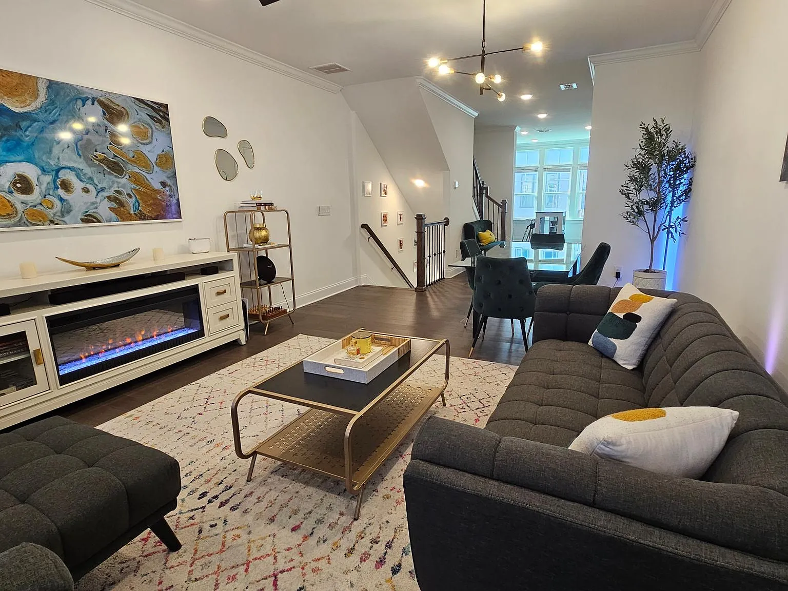 2 bed, 3.5 bath, 1602 sqft, $3,300 — Photo 2