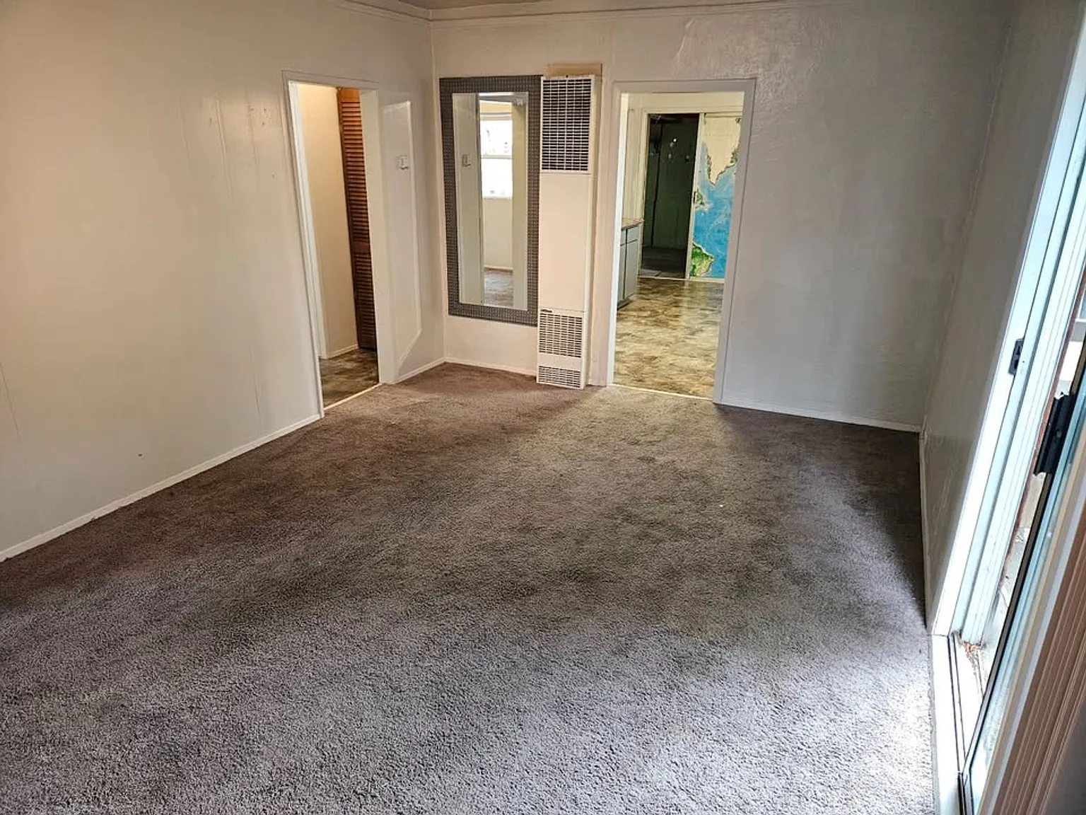 2 bedroom with fully fenced yard in bremerton, close to everything — Photo 3