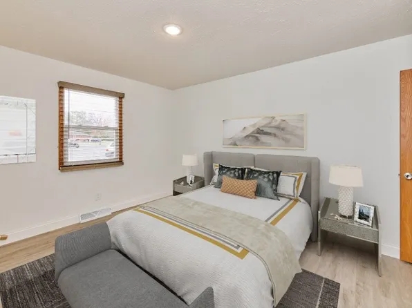 601 Rizek Dr, North Liberty, IN