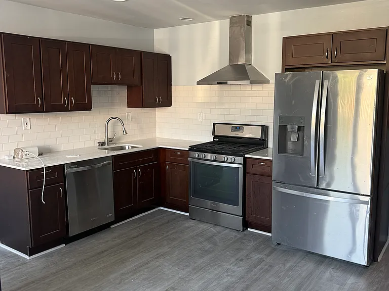 811 N Franklin St #101 — Photo 1