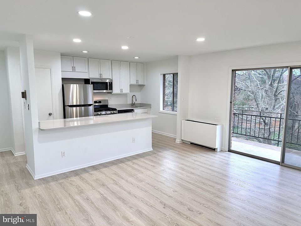1st image of 4114 Mangalore Dr APT 403