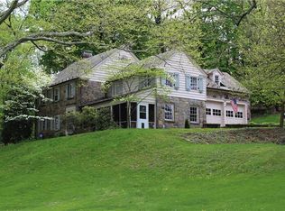 22 Priscilla Ln, Carnegie, PA 15106