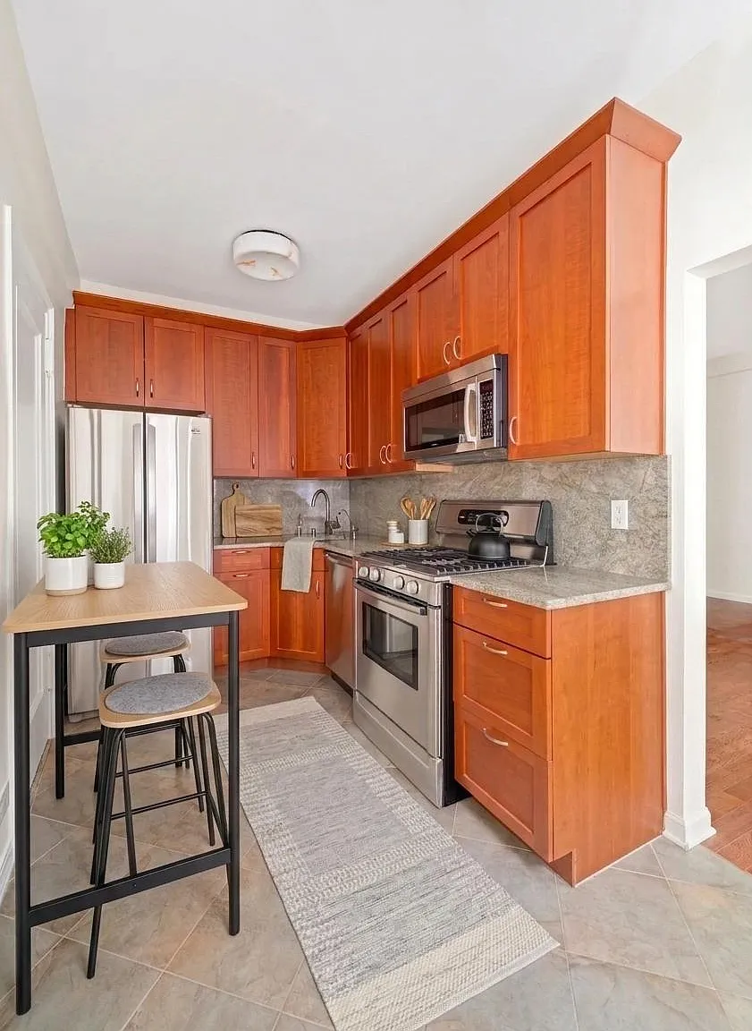 321 West 90th Street — Photo 2