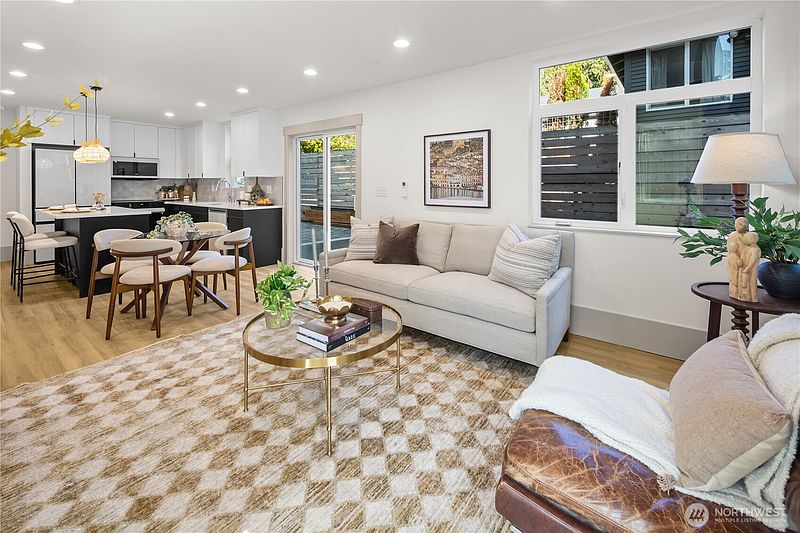 3rd image of 2935 39th Avenue SW